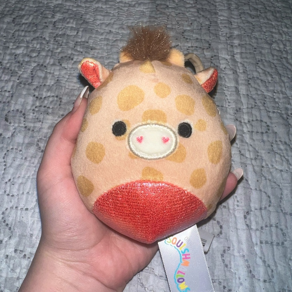 BNWT USA EXCLUSIVE 3.5” Valentine Zuni Giraffe Clip Squishmallow